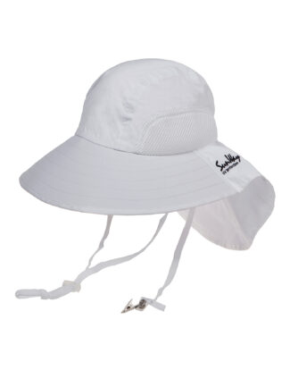 White-brimmed wide-brimmed hat