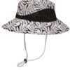 Wide-brimmed hat black and white